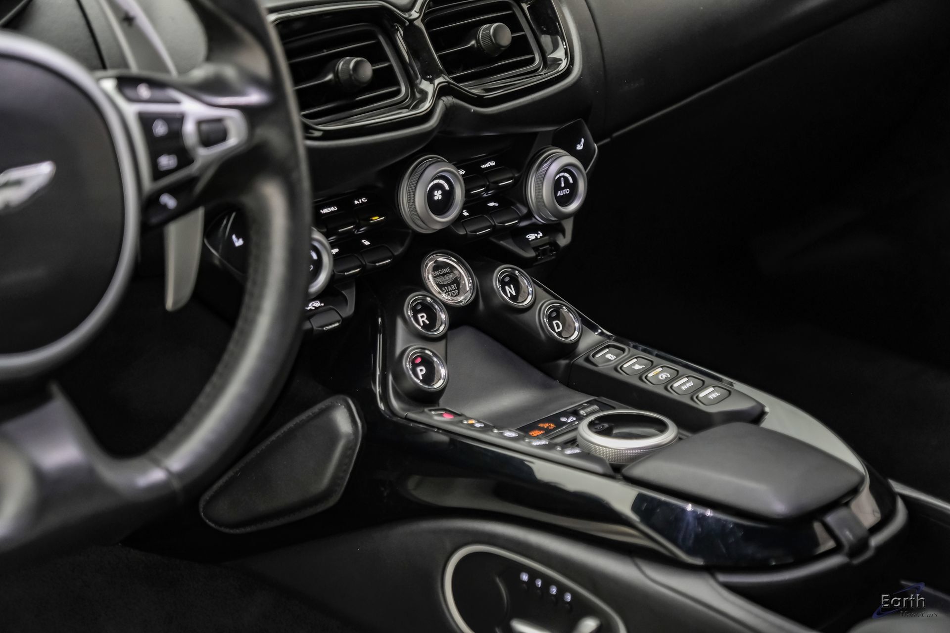 Used 2022 Aston Martin V8 Vantage Coupe RWD image 56