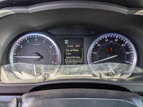Used 2018 Toyota Highlander SE FWD image 16