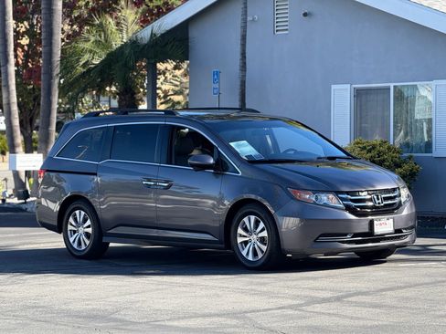 Used 2016 Honda Odyssey SE image 7