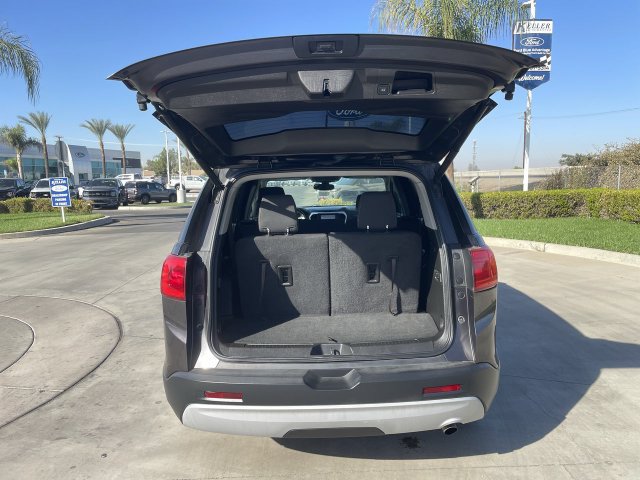 Used 2017 GMC Acadia SLE FWD image 25