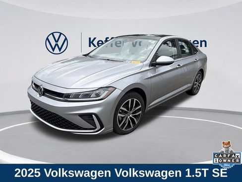 Used 2025 Volkswagen Jetta SE FWD image 1