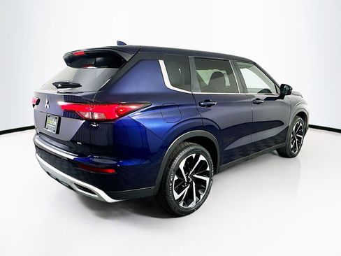 Used 2024 Mitsubishi Outlander SE image 9