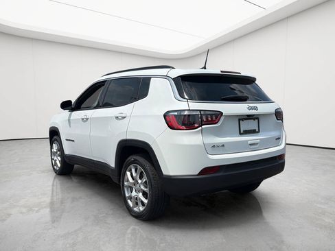 Used 2023 Jeep Compass Latitude AWD/4WD image 6