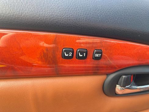 Used 2003 Lexus SC 430 Convertible RWD image 76