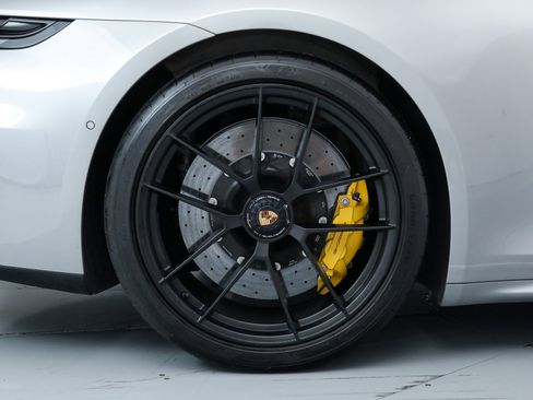 Used 2025 Porsche 911 Carrera 4 GTS image 36