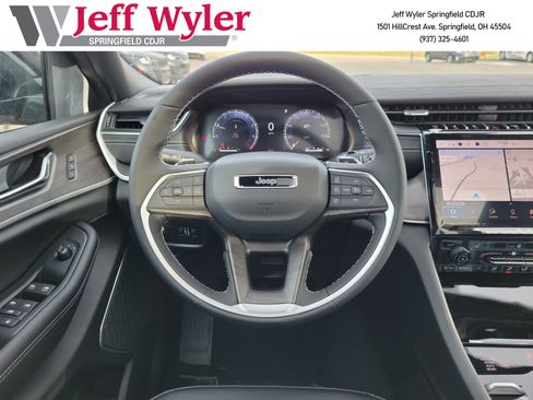 New 2025 Jeep Grand Cherokee Limited AWD/4WD image 8