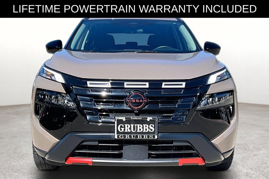 Used 2025 Nissan Rogue SV AWD/4WD image 4