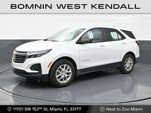 Used 2024 Chevrolet Equinox LS w/ Driver Confidence II Package FWD image 1