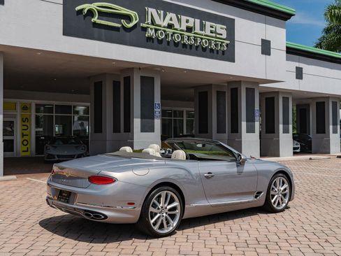 Used 2022 Bentley Continental GT image 33