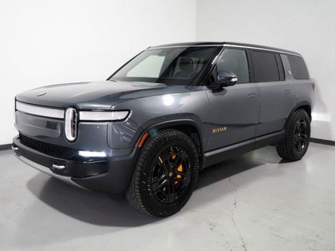 Used 2024 Rivian R1S AWD Adventure image 11