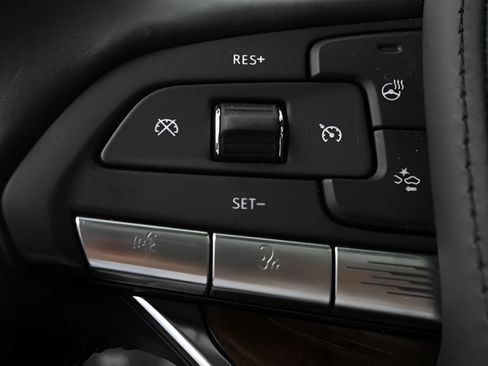 Used 2023 Cadillac Escalade Sport Platinum AWD/4WD image 44