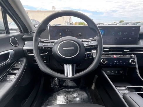 Used 2025 Hyundai Sonata SEL FWD image 13