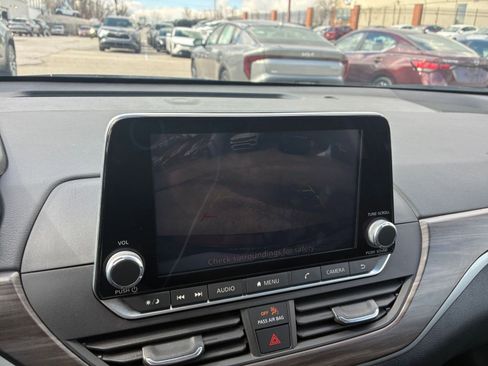 Used 2025 Nissan Altima 2.5 SV image 20