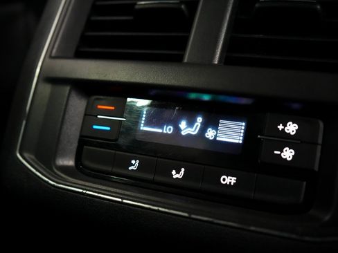 Used 2018 Volkswagen Atlas SE image 26