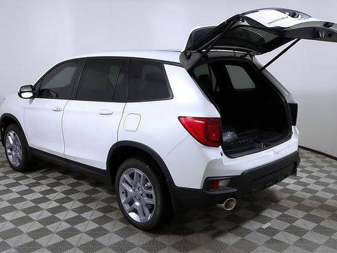 Used 2024 Honda Passport EX-L image 10