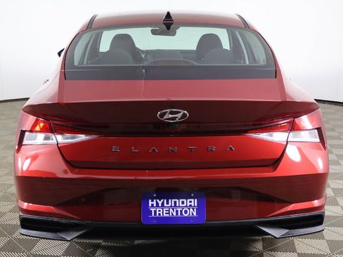 Used 2023 Hyundai Elantra SEL FWD image 11
