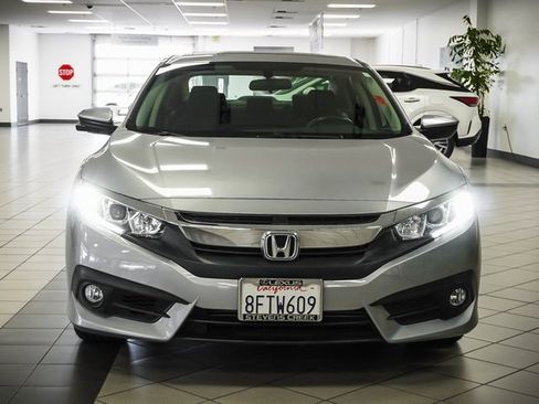 Used 2018 Honda Civic EX-T image 4