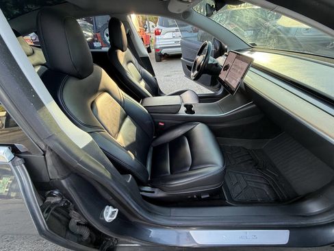 Used 2018 Tesla Model 3 Long Range image 11