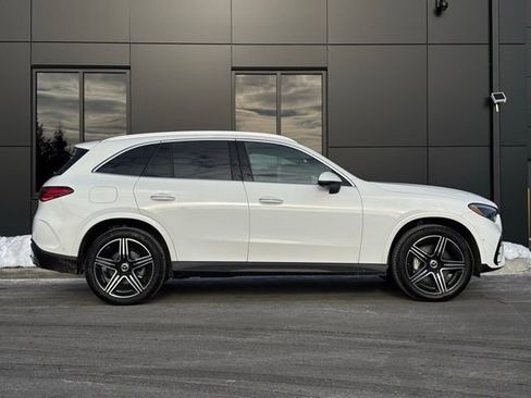Used 2025 Mercedes-Benz GLC 300 4MATIC image 9