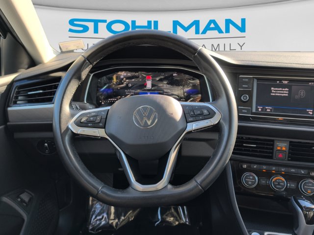 Certified 2023 Volkswagen Jetta SE w/ Panoramic Sunroof Package FWD image 21