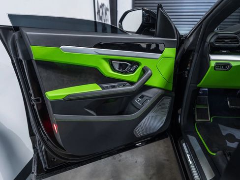 Used 2020 Lamborghini Urus image 28