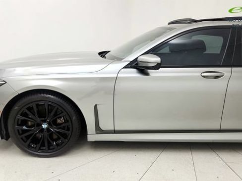 Used 2022 BMW 750i xDrive w/ M Sport Package AWD/4WD image 18