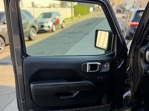 Used 2021 Jeep Wrangler Unlimited Sahara image 16