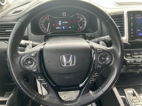 Certified 2018 Honda Pilot Touring image 13
