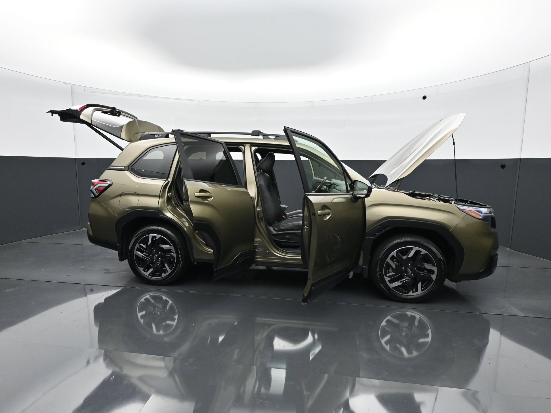 Used 2025 Subaru Forester Limited AWD/4WD image 37