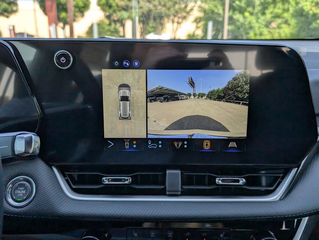 New 2027 Chevrolet Equinox LT w/ Safety and Technology Package FWD image 21