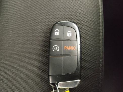 Used 2023 Jeep Renegade Trailhawk image 32