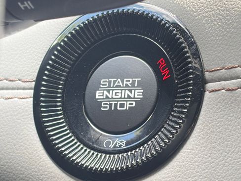 Used 2025 Jeep Compass Limited AWD/4WD image 20