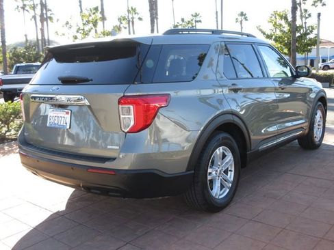 Certified 2020 Ford Explorer XLT image 4