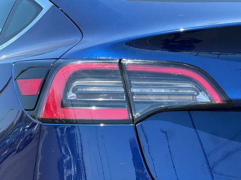 Used 2020 Tesla Model 3 Standard Range Plus RWD image 25