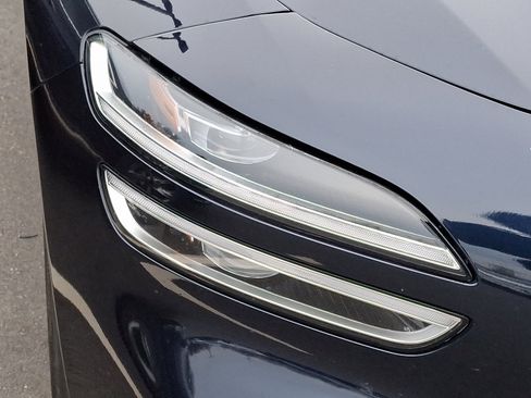 Certified 2023 Genesis G70 2.0T w/ Sport Prestige Package image 9