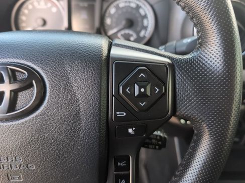 Used 2019 Toyota Tacoma TRD Off-Road image 15