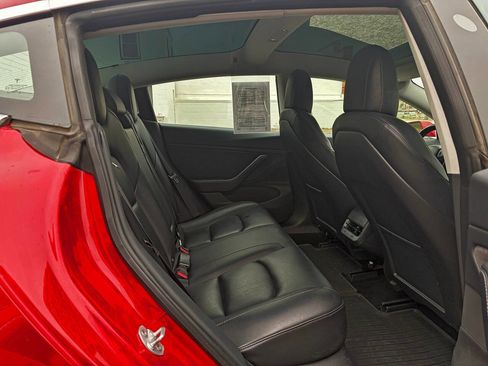 Used 2018 Tesla Model 3 Long Range image 17