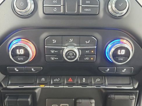Used 2020 GMC Sierra 1500 Elevation w/ Elevation Value Package AWD/4WD image 32