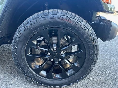 Used 2021 Jeep Wrangler Sahara w/ Cold Weather Group image 29