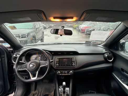 Used 2019 Nissan Kicks SR w/ SR Premium Package image 7