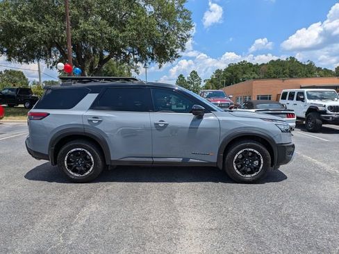 Used 2025 Nissan Pathfinder Rock Creek AWD/4WD image 3