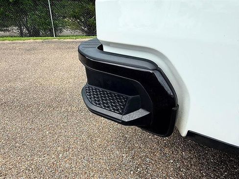 Used 2022 Chevrolet Silverado 1500 LT Trail Boss w/ Bed Protection Package AWD/4WD image 16