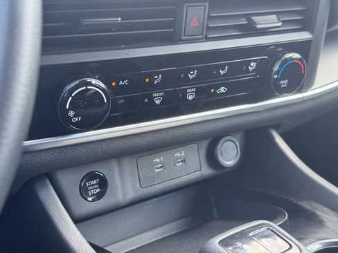 Used 2024 Nissan Rogue S AWD/4WD image 11