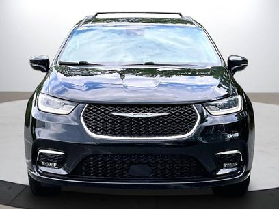 Used 2022 Chrysler Pacifica Touring-L