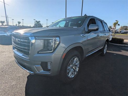 Used 2023 GMC Yukon SLT w/ SLT Premium Package image 7