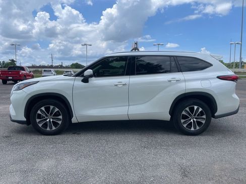 Used 2020 Toyota Highlander XLE FWD image 4