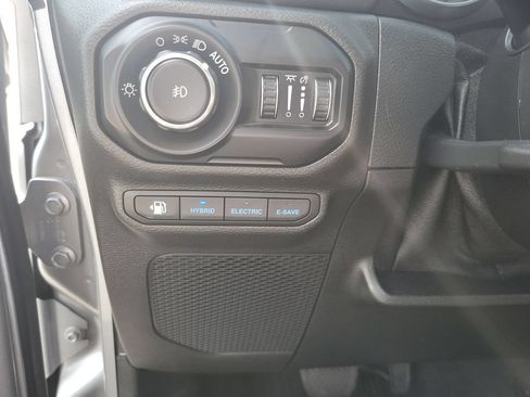 Used 2021 Jeep Wrangler Unlimited Sahara w/ Safety Group AWD/4WD image 18