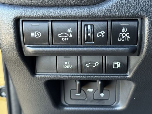 Used 2025 Toyota Land Cruiser image 25