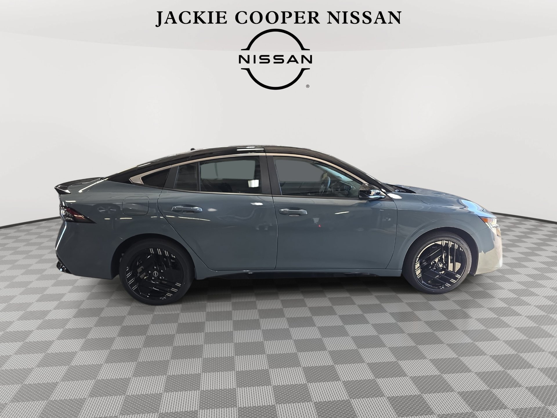 New 2027 Nissan Sentra SR w/ Floor Mat Package FWD image 4