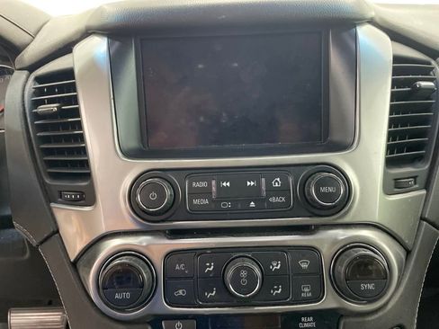 Used 2018 Chevrolet Suburban LT image 16